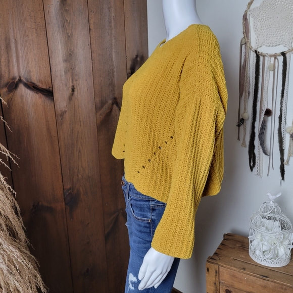 ART CLASS | Mustard Yellow Ultra Soft Chenille Knit Cropped Sweater, size large - Picture 2 of 10